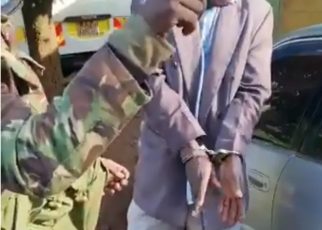 Jubilee Agent Allegedly Caught Bribing Voters In Bonchari (Video).