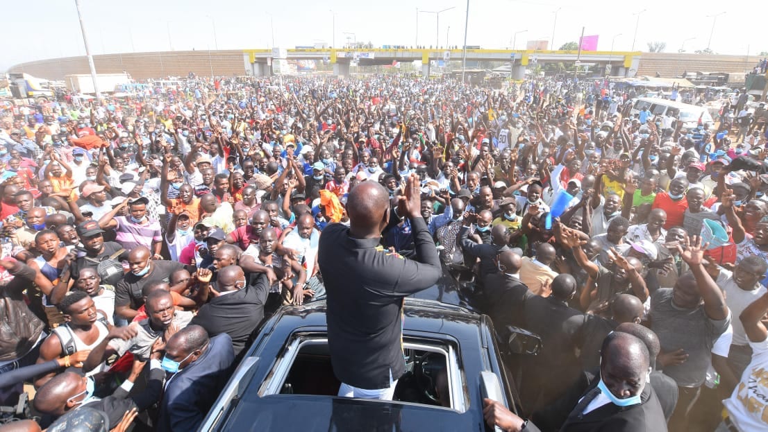 Deep State in panic as RUTO pulls a mammoth crowd in RAILA’s home turf – Even UHURU didn’t believe it
