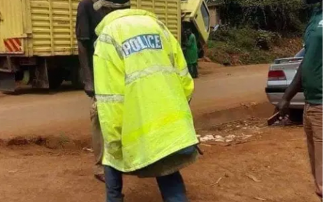 It's Never a dull Moment in KENYA,Did this guy steal a police jacket? –(PHOTO)
