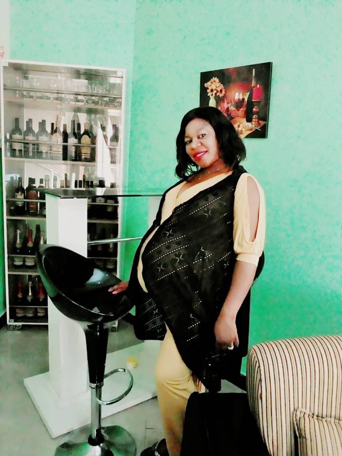 Woman gives birth to triplets after 9 years of insults and ridicule (PHOTOs).