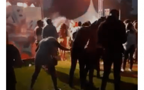 Gilbeys sio supu: Kenyan slay queen urinating in front of revelers at a night party (VIDEO).