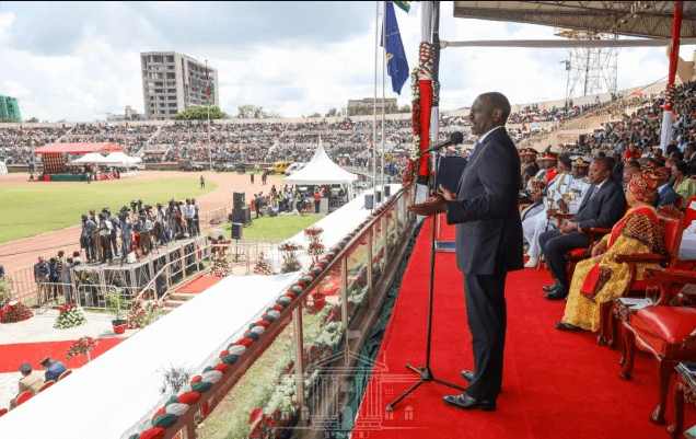 DP RUTO steals the show during the Mashujaa Day celebration as he is cheered wildly by Kirinyaga residents –UHURU and RAILA shocked