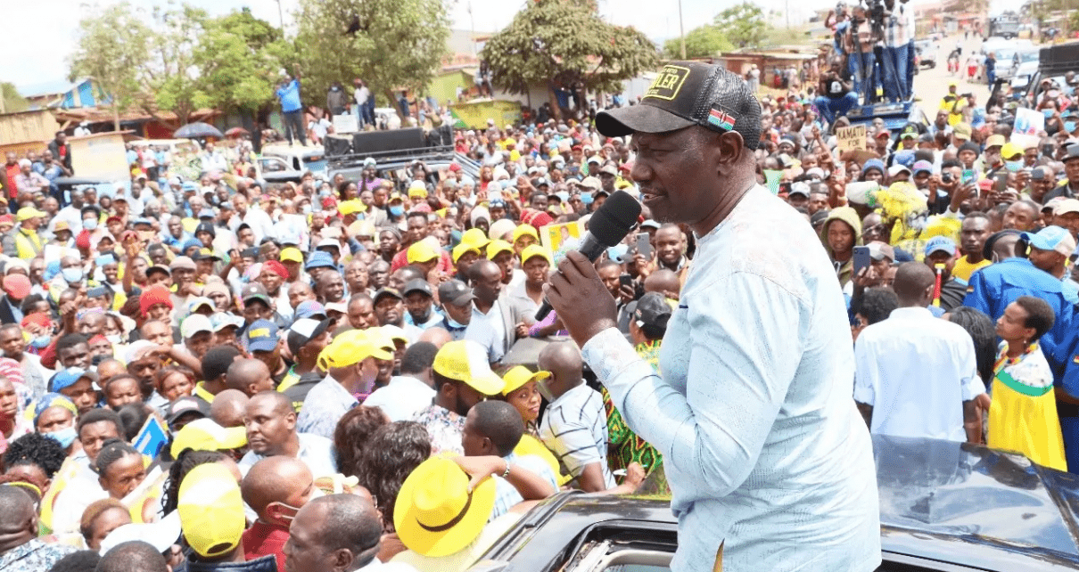 DP RUTO is No joke – See how he embarrassed Mungiki leader, MAINA NJENGA, in Laikipia – He was left speechless! VIDEO