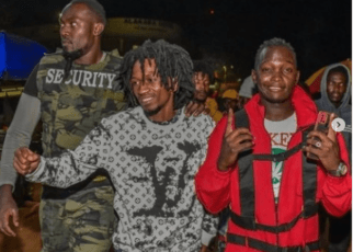 Sipangwingwi hitmaker, EXRAY, hires a bodyguard, days after pocketing RUTO’s money (PHOTOs).