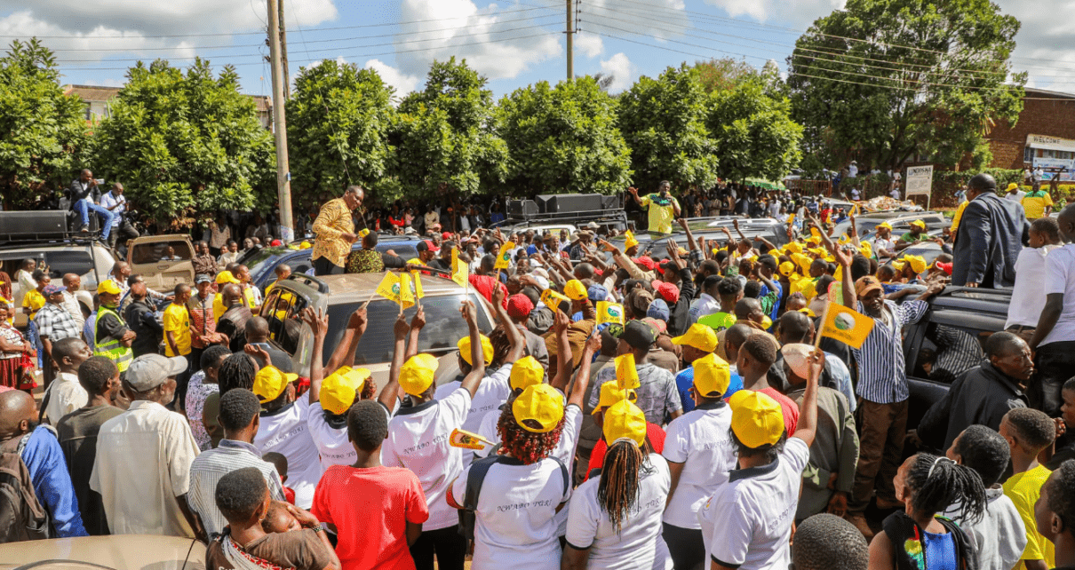 Yote yawezekana bila UHURU! – Tharaka Nithi residents reject RAILA ODINGA (VIDEO)