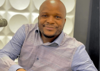 Lang'ata aspirant Felix Odiwuor moniker Jalang'o has revealed plans to spend over Ksh40m for his campaigns. Addressing Citizen TV today, Jalas as known by many said Kenyans need somebody who will help them immediately. He said that the money will go towards his campaign plans and coordinated operations. Jalang'o got the Orange Democratic Movement (ODM) party ticket to vie for the MP seat seven days ago after nominations. "It is not about handouts or anything like that, but for a well-oiled campaign, it would easily cost about Ksh30 million to Ksh 40 million. With this, you will be able to move into every single place and articulate your issues." Jalang'o said the 2022 elections will be a bit costly and will expect politicians to dig further into their pockets since they come when the nation is coming from a Covid-19 pandemic. He said while most politicians want to go to the ground and give their manifestos and promises to the people, the situation forces you to go beyond that and instead end up giving food and help to people. Asked how he will figure out how to get funds for his campaigns, Jalang'o said his friends contributed a lot of cash during a fundriser he did an year ago. "I had my fundraiser in December 2021 in which a few friends put in a good amount of money for me to start my campaigns; and from time to time I have also had support from my constituency in Langa’ta."